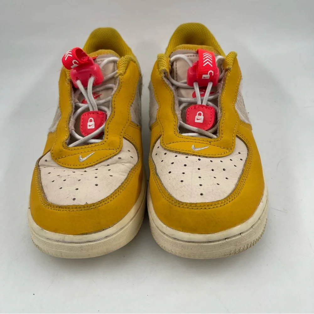 Nike Kids Air Force One Toggle SE -SZ 1.5 Youth- Mushroom Sneakers DQ0365-700